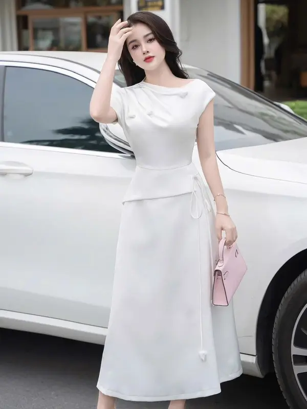 Xu hướng 2025 váy thiết kế cổ tròn phối chân váy chất liệu Lụa Hàn mềm mịn tạo cảm giác thoải mái 0