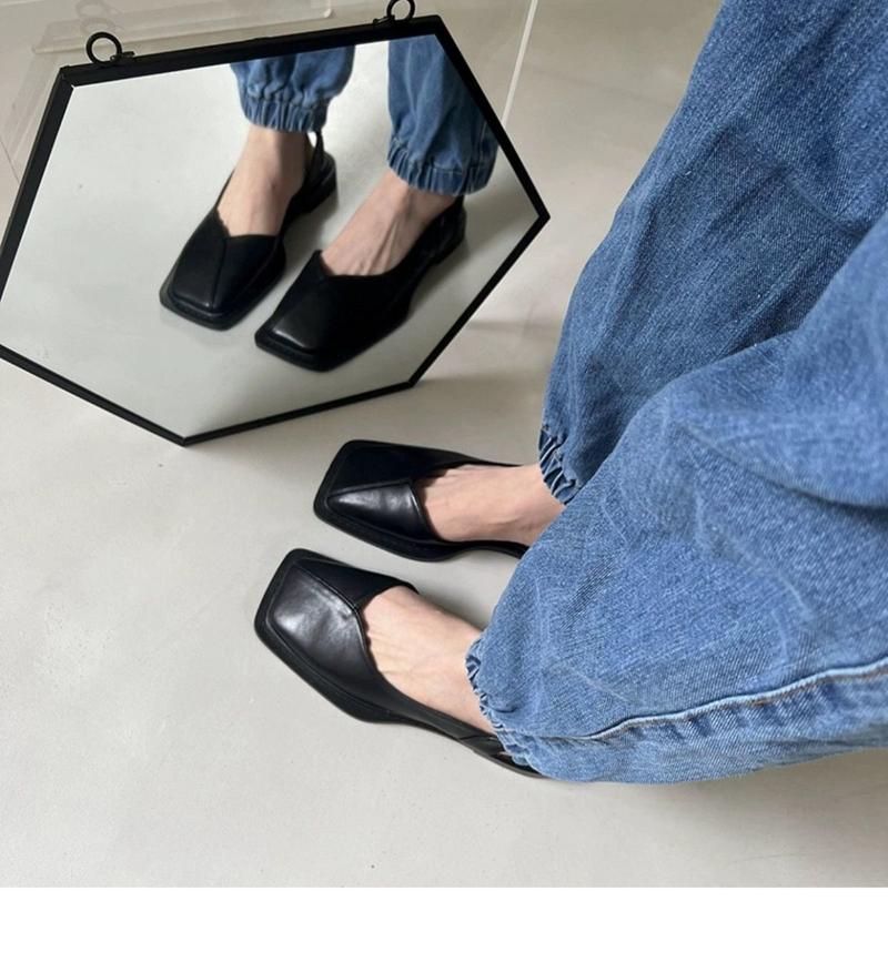 Product Introduction of Internet Celebrity Closed Toe Sandals for Women 2024 Spring and Summer New French Retro Flat Square Toe Shoes Niche Sandals Ins Fashion 10