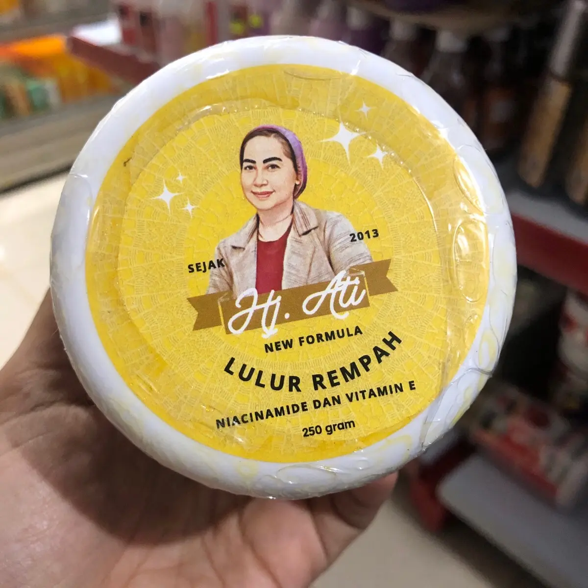 LULUR REMPAH HJ ATI & BEDDA LOTONG HJ ATI