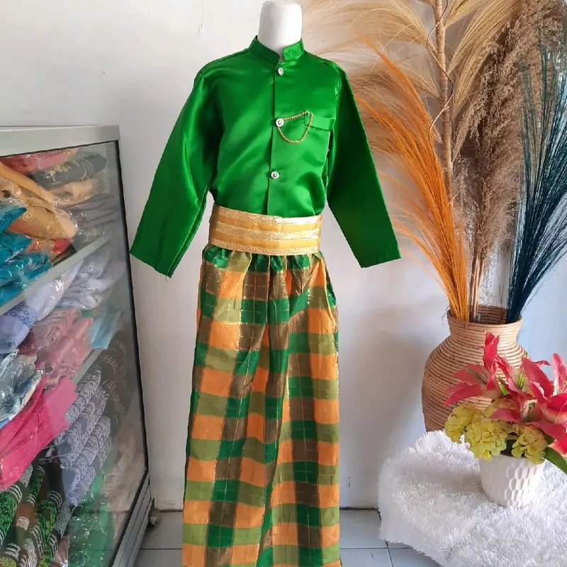 Jas tutup anak dan rok sarung + pabbekeng 2