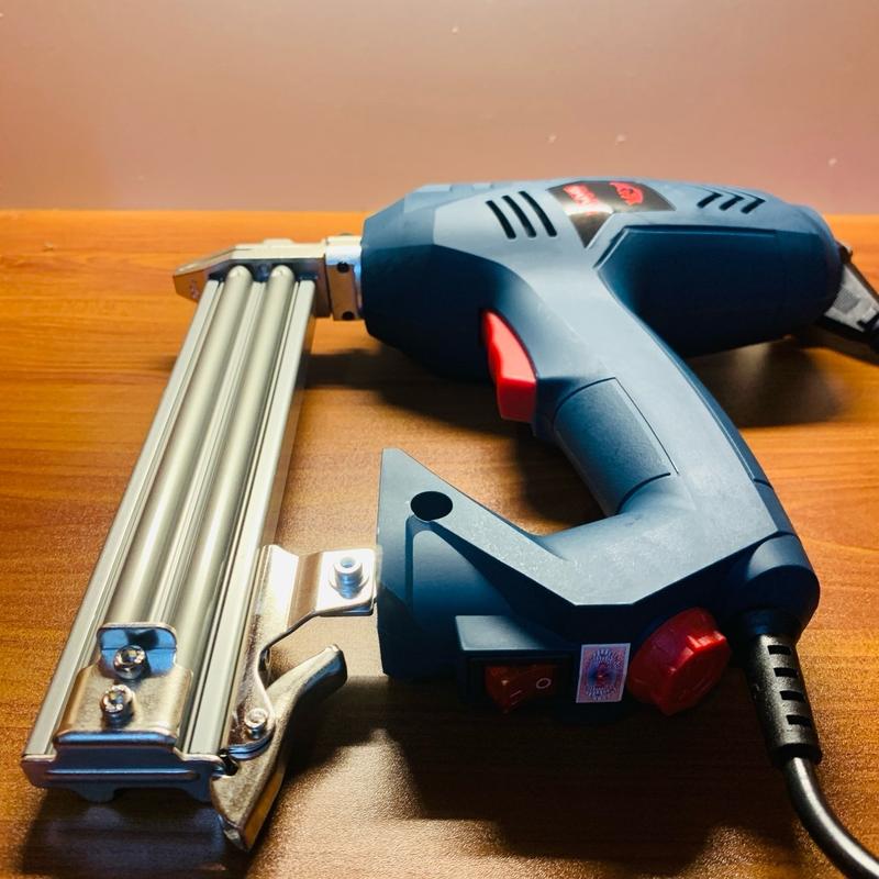 Máy Bắn Đinh F30 Dùng Điện 220V Công suất 1800w