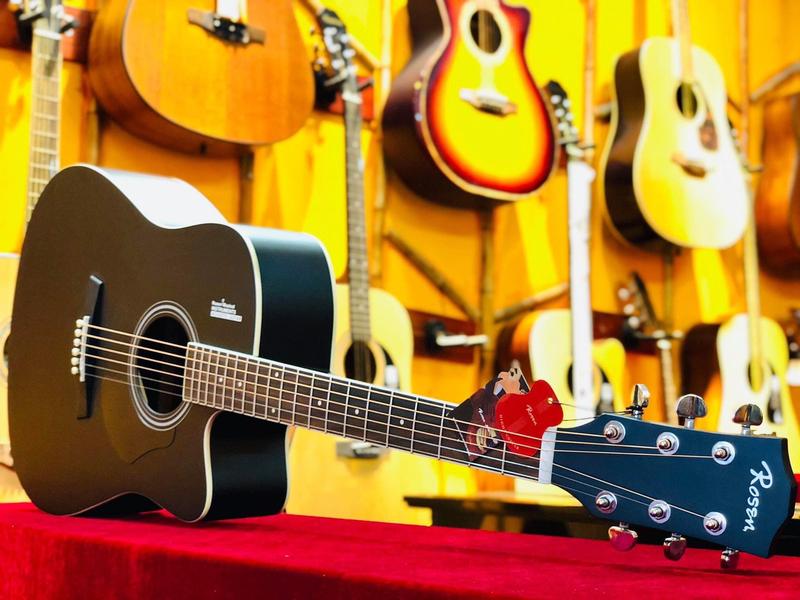 Guitar Aucoussic Rosen G11 Gỗ Thịt Nguyên Tấm