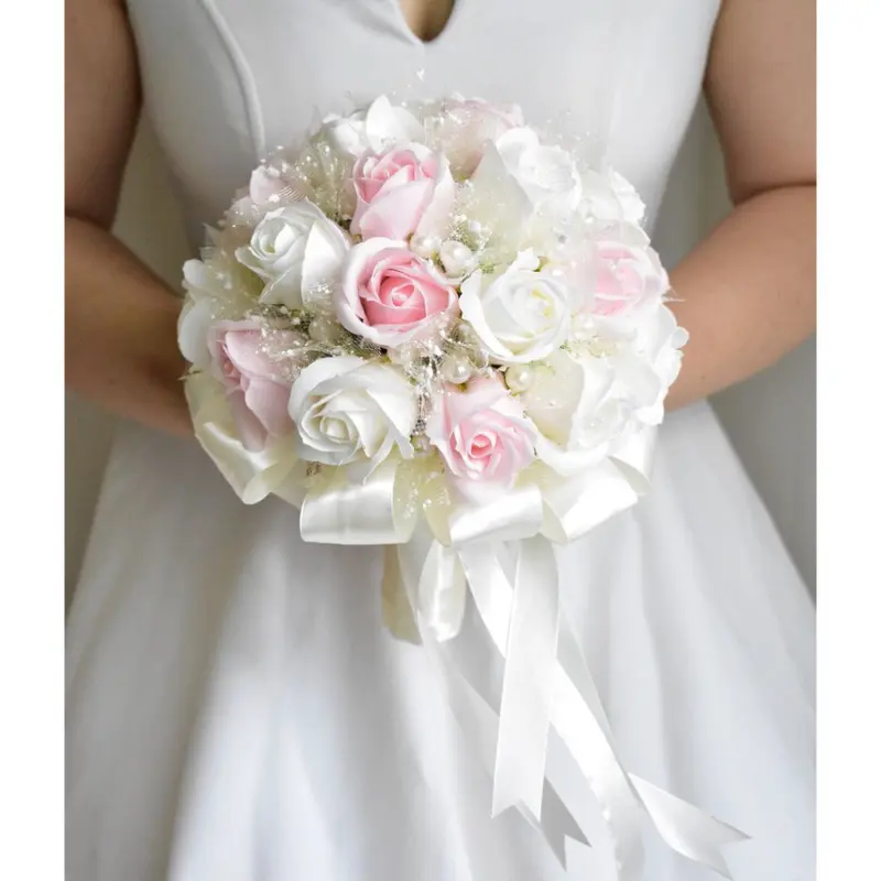 BÓ HOA CƯỚI CÔ DÂU CẦM TAY HOA HỒNG SÁP HỒNG NHẠT PASTEL, CHỤP HÌNH CƯỚI. TẶNG KÈM 1 HOA CÀI ÁO CHÚ RỂ 7