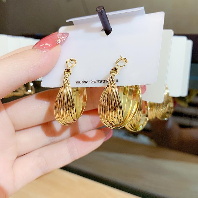 Vòng Tai Kim Loại Xoắn, Thiết Kế Cỡ Lớn Phong Cách Hàn Quốc, Hoa Tai Đơn Giản Và Phong Cách, Dành Cho Phụ Nữ, Xu Hướng Mới, Kim Bạc 925, Kẹp Tai, Duyên Dáng, Người Có Ảnh Hưởng Trực Tuyến 3