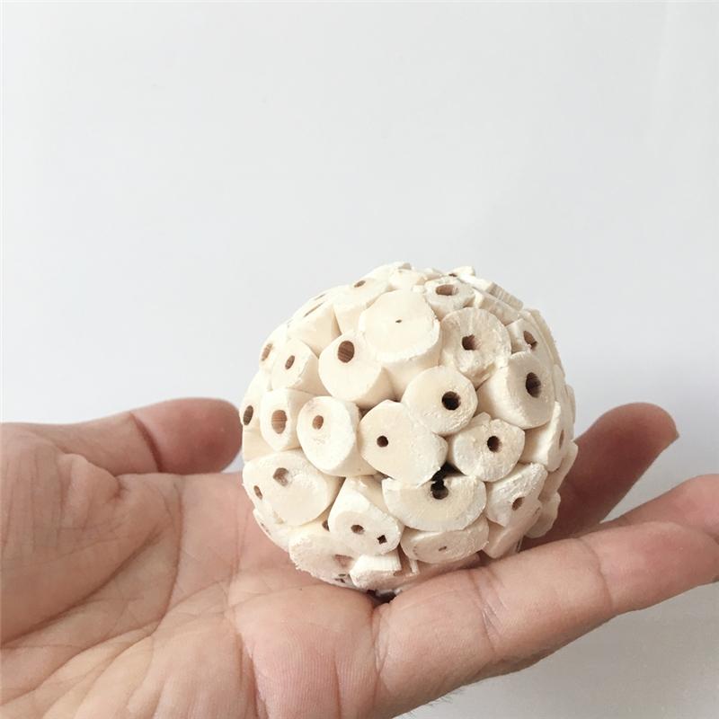 Product Introduction of Mainan Mengunyah Burung, 3 / 6Pcs, Bola Sola Boleh Dimakan Lembut Alamiah, Mainan Mencerna Mengunyah, Sesuai untuk Burung Kecil, Finch, Macaw, Aksesori untuk Pajaros 11