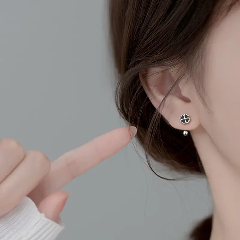 Four leaf clover earrings personalised tide screw screw fastening curved hook ear bone studs dark black love lucky grass earrings