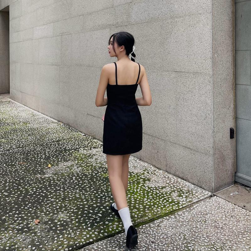 Váy Nữ Fabric Holic cổ tròn 2 dây dáng ngắn Màu Đen 2