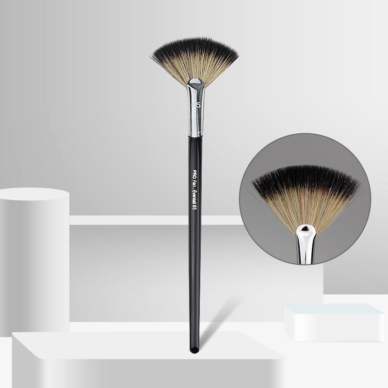 Cọ Quạt Highlight 65 lông thú mềm chuyên dành cho makeup chuyên nghiệp