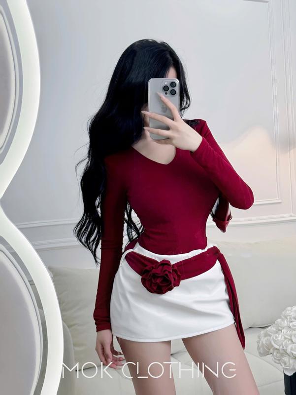 Set áo cổ tim tay dài kèm chân váy đính hoa ngắn có lót chất thun mịn lazzo co giãn thích hợp mặc đi tiệc đi làm đi chơi Nữ lechvai