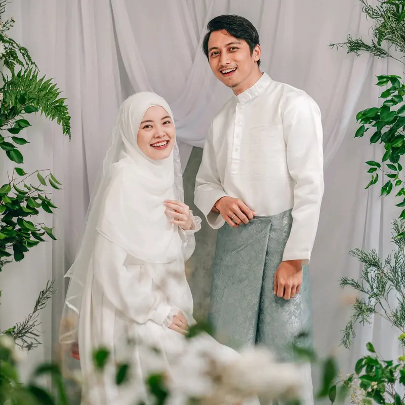 SET KOKO AKAD PENGANTIN PRIA BROKEN WHITE HIJAB ALILA (Atasan & Celana, Tidak Termasuk Songket) 1