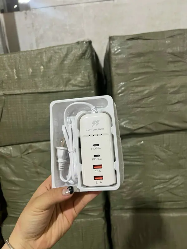 Ổ cắm sạc điện thoại  2 cổng sạc  PD + 2 cổng usb 7