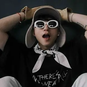 Kính Mắt Hot Trend