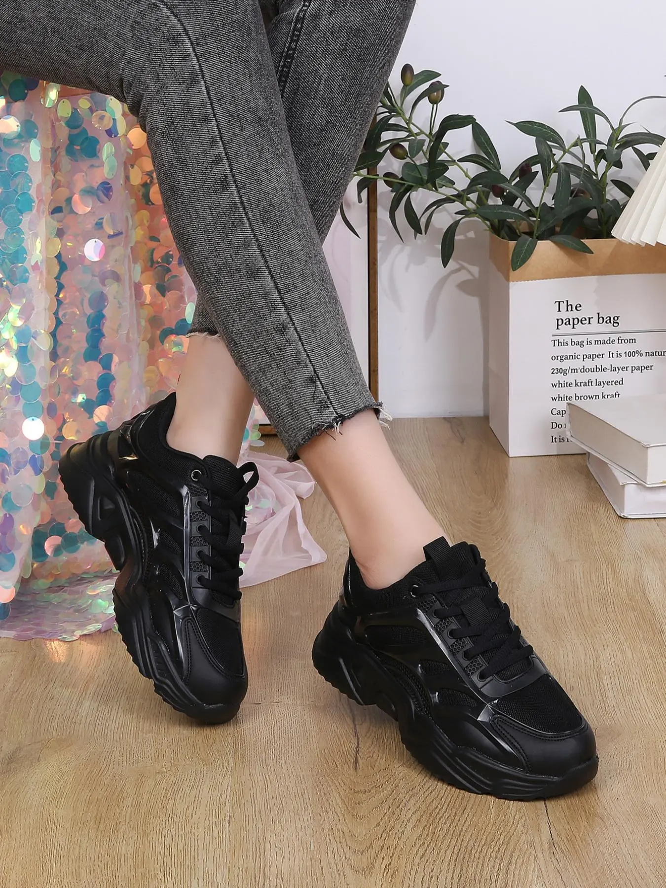 Women's Fashionable Lace Up Low Top Sneakers, Casual Comfortable Breathable Sports Shoes, Female All-match Round Toe Shoes for Daily Wear