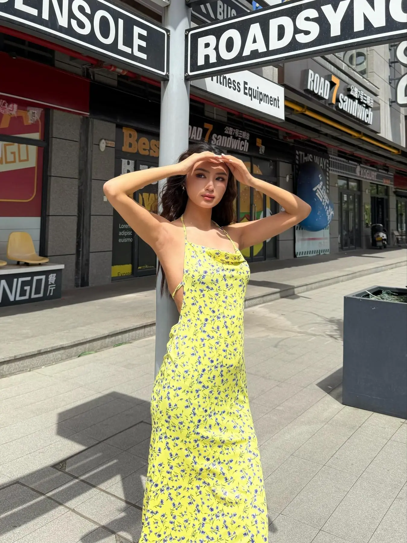 Women's Ditsy Floral Print Backless Split Thigh Cami Dress, Boho Tie Back Halter Neck Sleeveless Midi Dress for Beach Holiday Vacation, Ladies Summer Clothes