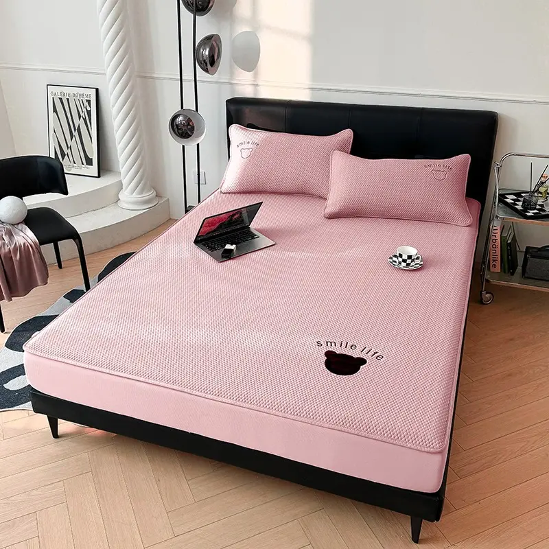 Chiếu Băng Lạnh Gấu Teddy Siêu Mát Lạnh - Chiếu Lụa Băng Bền, Thoáng Khí, Có Thể Giặt Máy 1