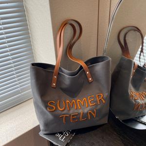 Men's and women's universal canvas bag, Korean-style large-capacity crossbody bag with letter embroidery decoration for large tote bag, suitable for office workers and students for class use