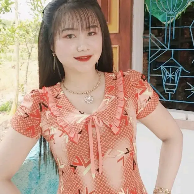 Bộ thun   cổ  tim bâu  tay rút quần dài ống ôm Nữ 2