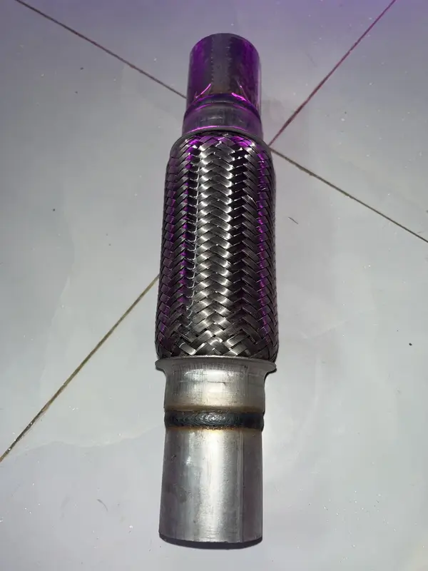 Cổ xả mềm kích thước 45 18 28cm dành cho ô tô 0