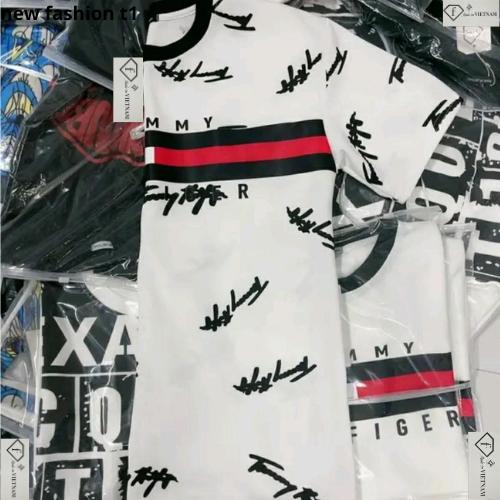 Áo Tôm Mỳ Chữ Ký cổ tròn nam nữ in vạch sọc đen trắng đỏ chữ kí quanh áo. Áo Thun Unisex  Siêu Hot Phiên Bản Mới Hot Trend  2024 Menswear Top