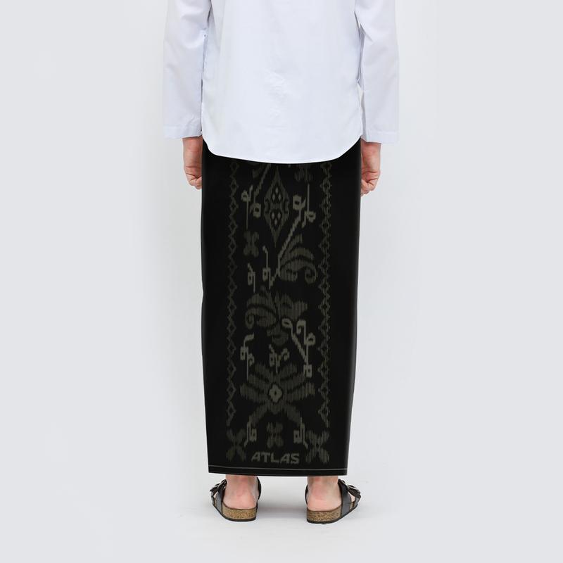 Sarung ATLAS Premium 725 Tumpal Kembang Polos Warna Hitam 01 3