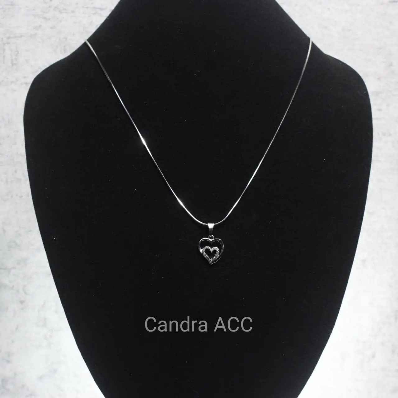 kalung titanium liontin love anak kosong Mutiara