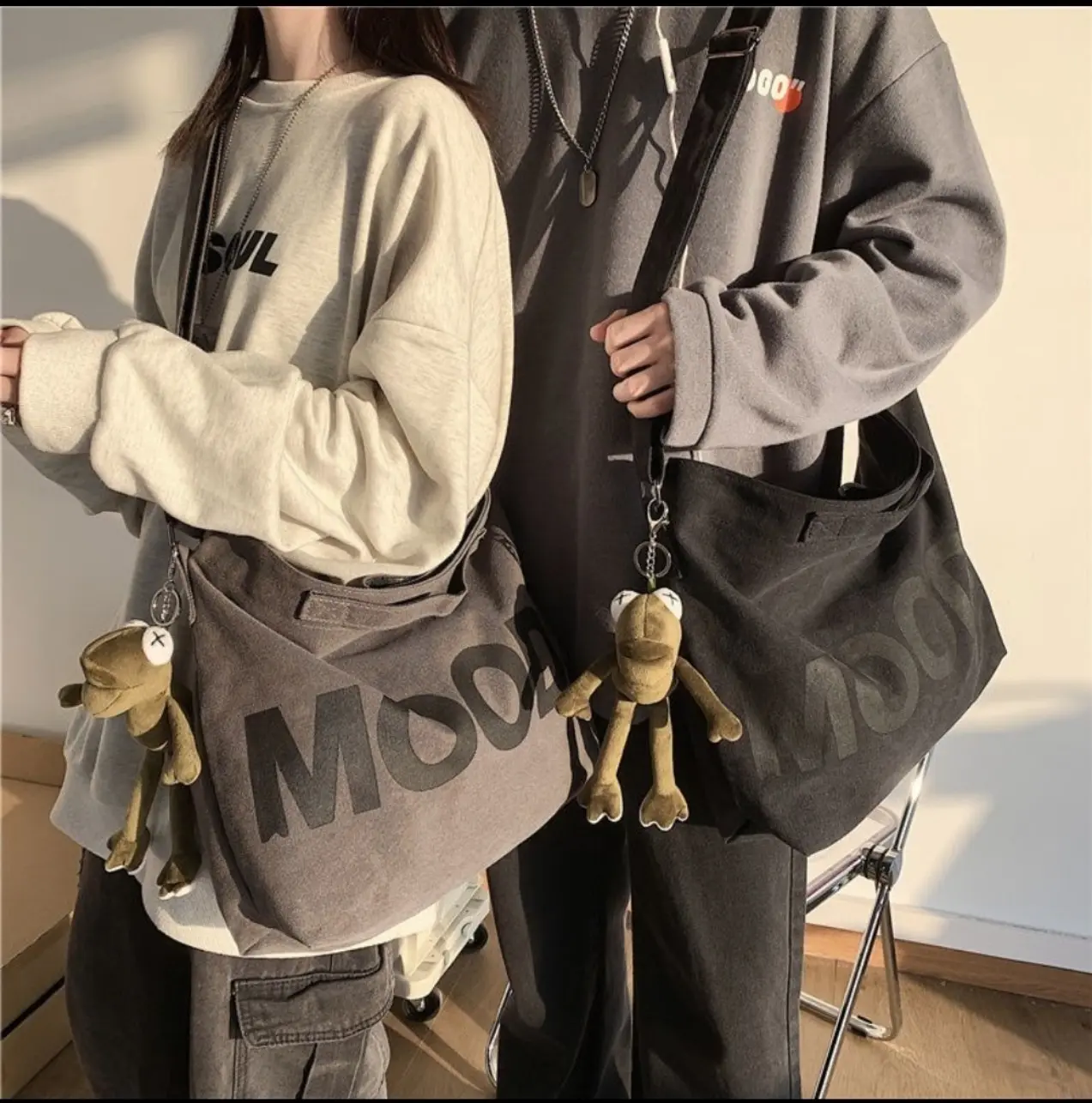 Túi tote đeo chéo , đeo vai vải canvas phong cách ulzzang unisex MOOD