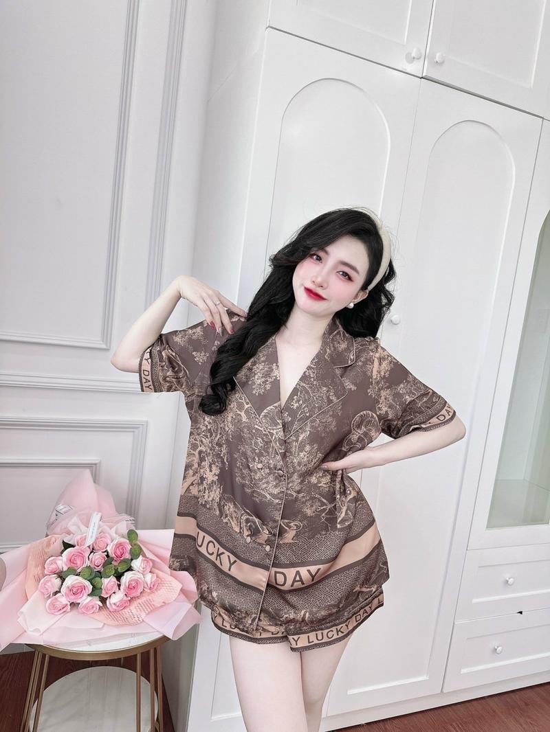 Product Introduction of Đồ bộ đùi lụa Latin fom vest 4 cúc bọc - size dưới 70kg  Women 9