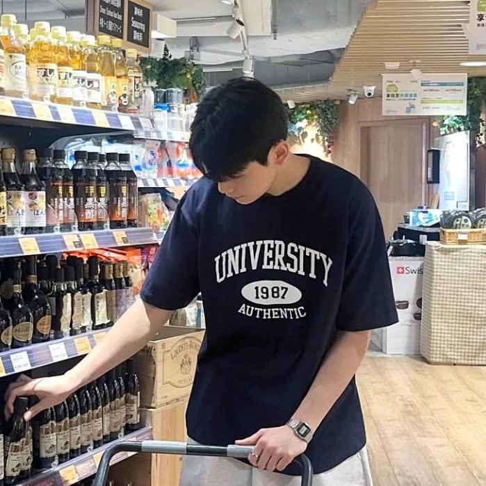 Áo Thun Nam Oversize Màu Trắng Cổ Tròn In Chữ UNIV.ERSITY Chất Thun Cotton 2 Chiều Menswear 8