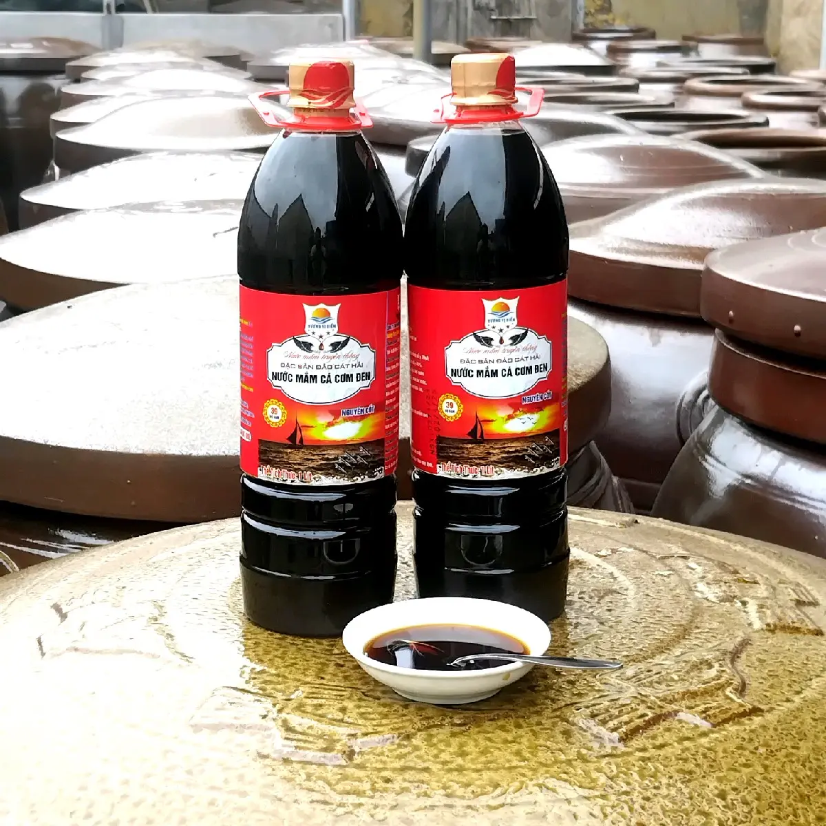 COMBO 2 LÍT NƯỚC MẮM CHẮT CỐT CÁ CƠM ĐEN CÔ ĐẶC 39⁰ ĐẠM "HƯƠNG THƠM NGỌT HẬU VỊ ,DẦU DINH DƯỠNG.ĐẶC SẢN ĐẢO CÁT HẢI.GIA VỊ NƯỚC CHẤM. XỐT NẤU ĂN