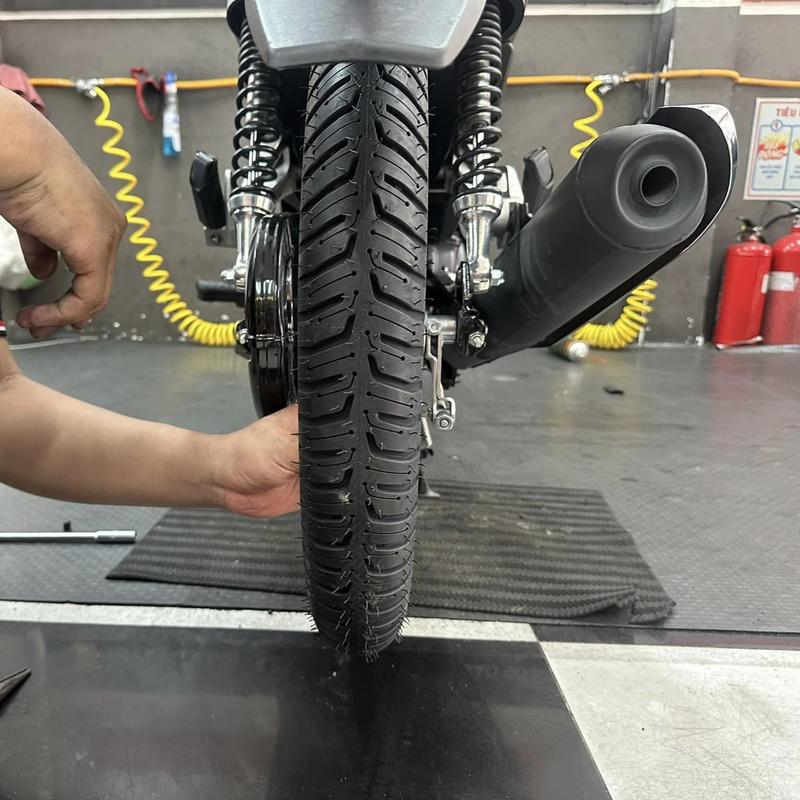 Vỏ có ruột (lốp) Michelin City Extra 2.75-17 gắn vừa cho xe Wave, Dream, Future, Sirius, Jupiter... bánh căm dùng vỏ có ruột 80/90-17 (220105) Phụ Kiện