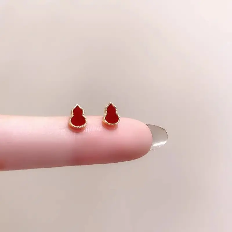 2025 New Small and Exquisite Gourd Stud Earrings for Women Niche Design Ear Rings Fashion