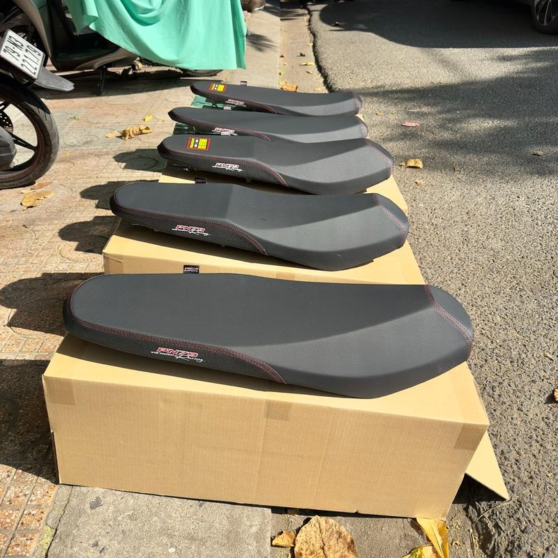 Yên gọt hai tầng cho xe exciter 150 mút vàng nguyên cái yên