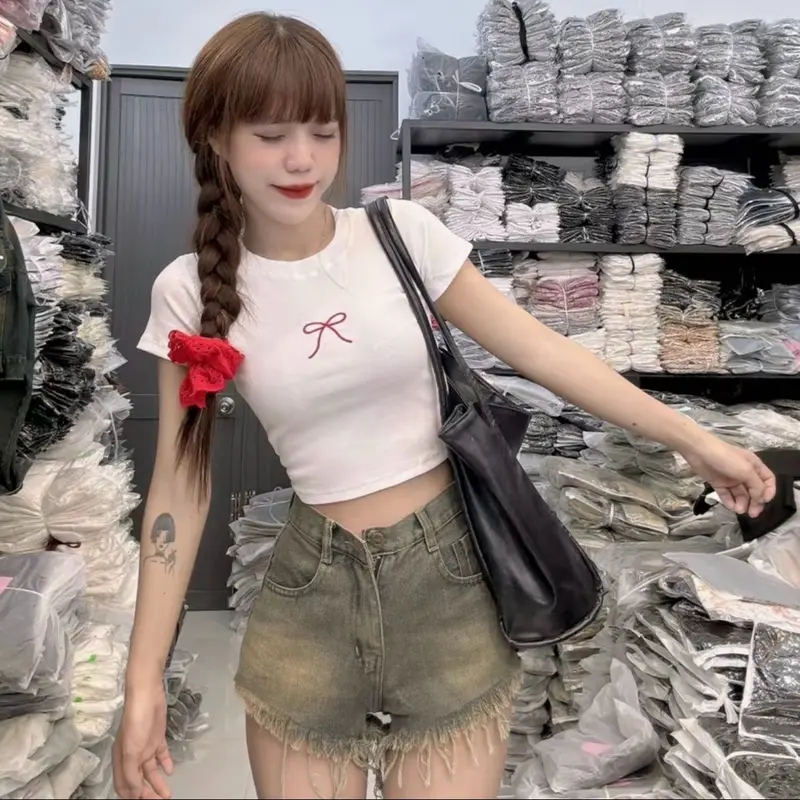 Quần short đùi jean nữ lưng cao rách tua bụi vàng 4