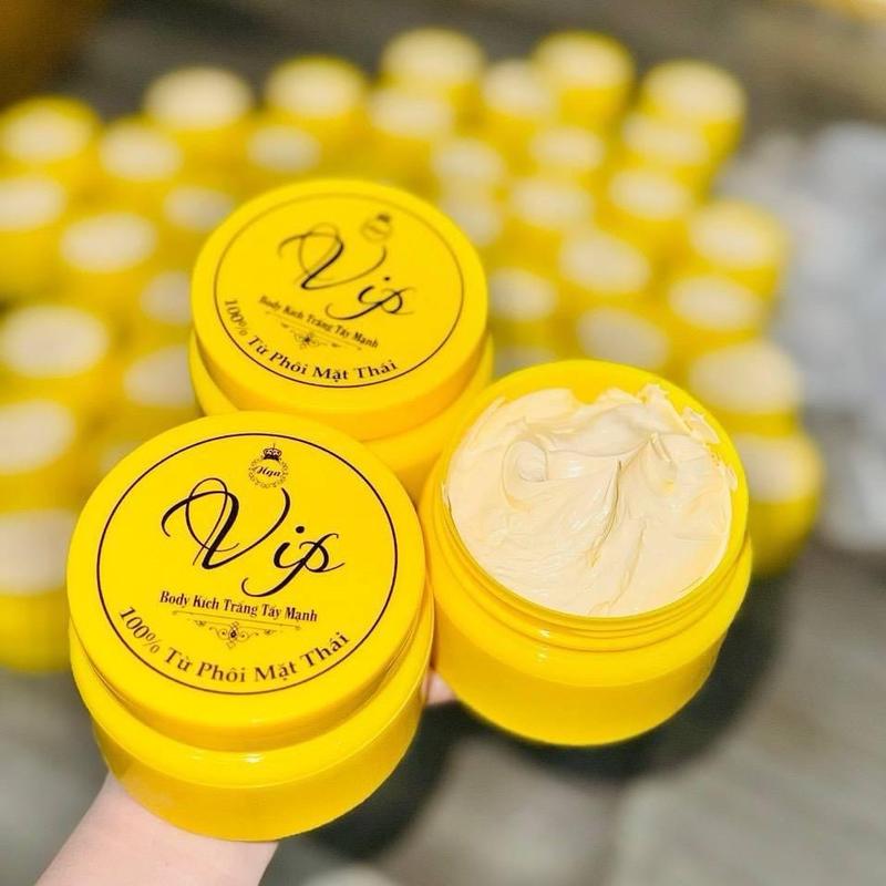  KEM BODY VIP KÍCH TẨY MẠNH  KÈM MUỖNG VÀ KÍCH TRẮNG Làm Đẹp Da Nữ 