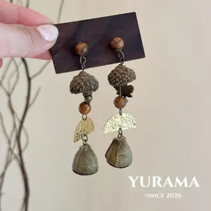 [Yurama] Anting anting panjang gaya Tiongkok klasik vintage gaya hutan alami buah eukaliptus rapi serbaguna lincah tahan aus bertekstur B163