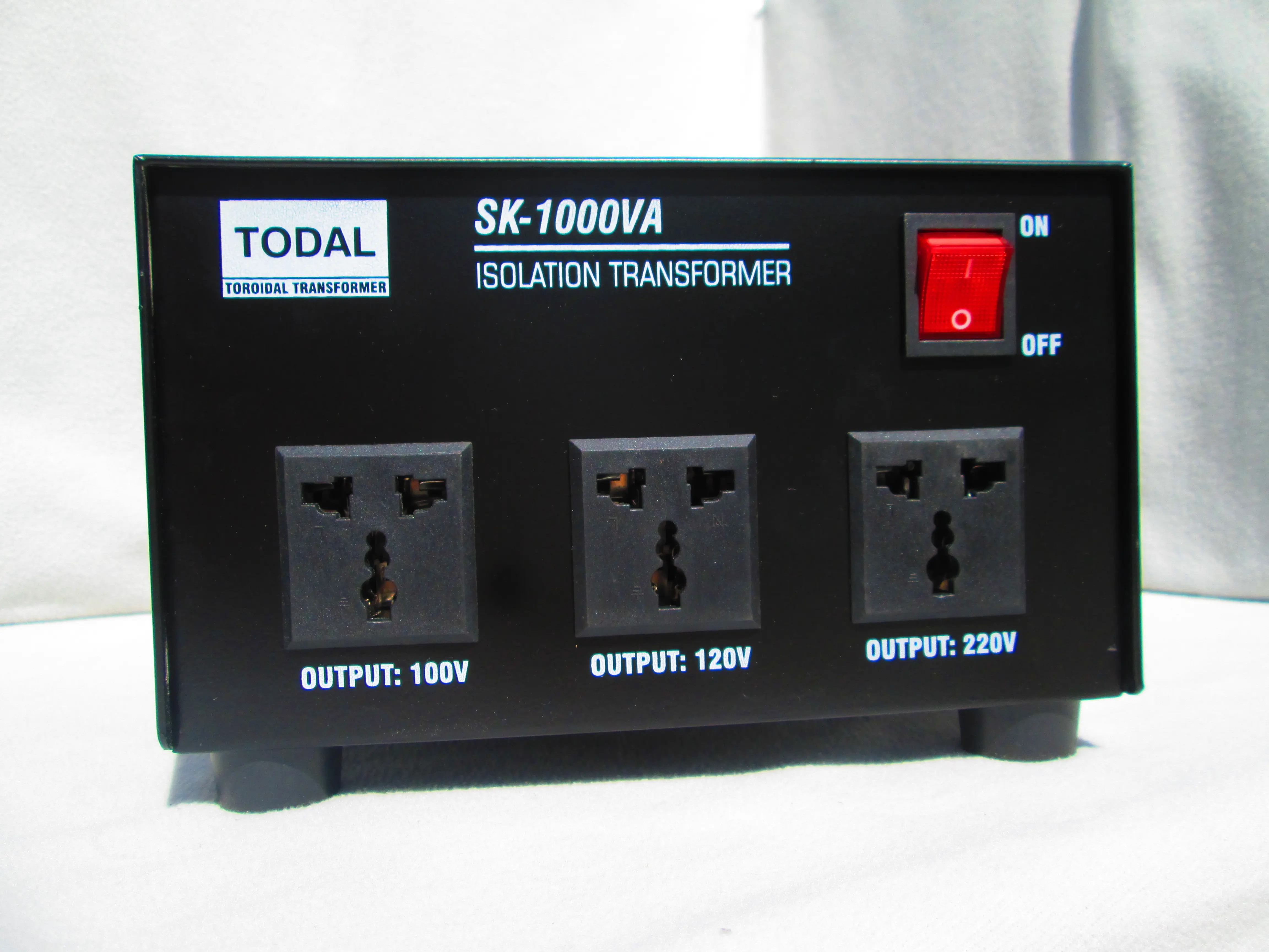 100% dây đồng-Biến áp cách ly xuyến 1kVA điện áp 100v, 120v, 220v