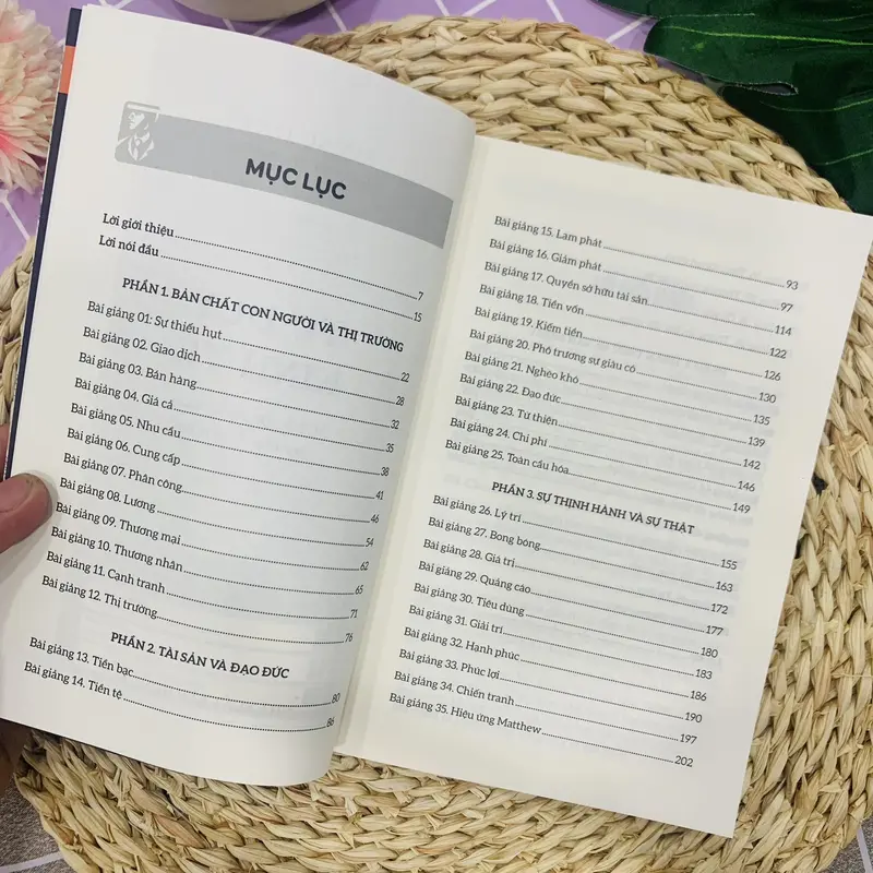 Sách Tư Duy Kinh Tế: 50 Bài Giảng Để Hiểu Quy Luật Làm Giàu 4