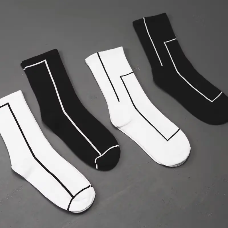 Men Socks New Korean Style Male & Female Middle Tube Cotton Street Hip-Hop Sports Personalized Skate Stockings Casual Socks Fitness Running Basketball Men Antibacterial Sweat-Absorbent Socks