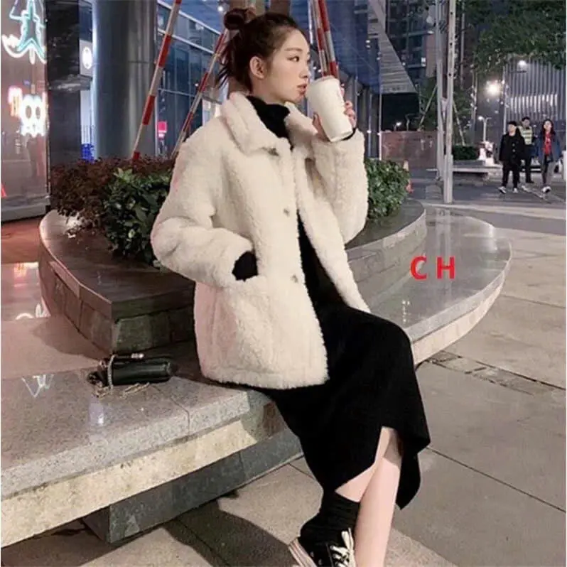 SÉT ÁO KHÓAC LÔNG CỔ BẺ HÀN QUỐC VÀ VÁY LEN TĂM BODY TÔN DÁNG