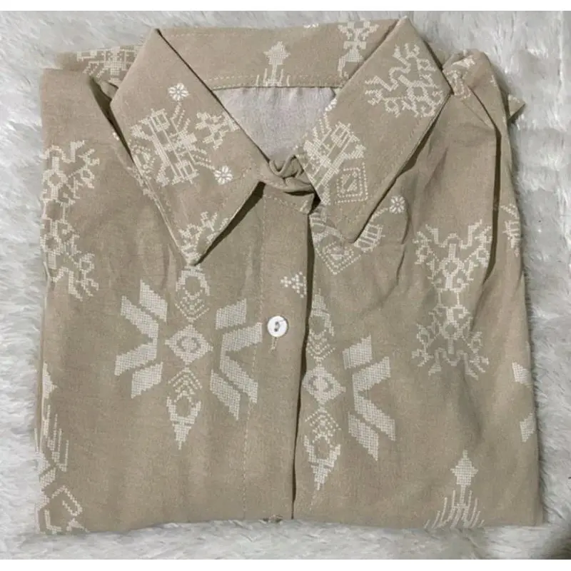 Kemeja blouse plisket motif etnik Airflow Wanita 2