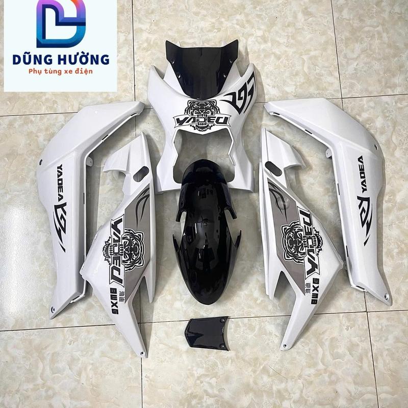 Bộ nhựa trắng kèm tem hổ chuẩn trung gắn xe điện xmen loại đẹp tặng 4 ốc màu cnc Phụ Tùng Phụ Kiện