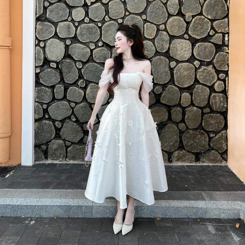 Lyra - Đầm tafta trễ vai cúp ngực dáng xòe dài đính hoa đi tiệc VTT113