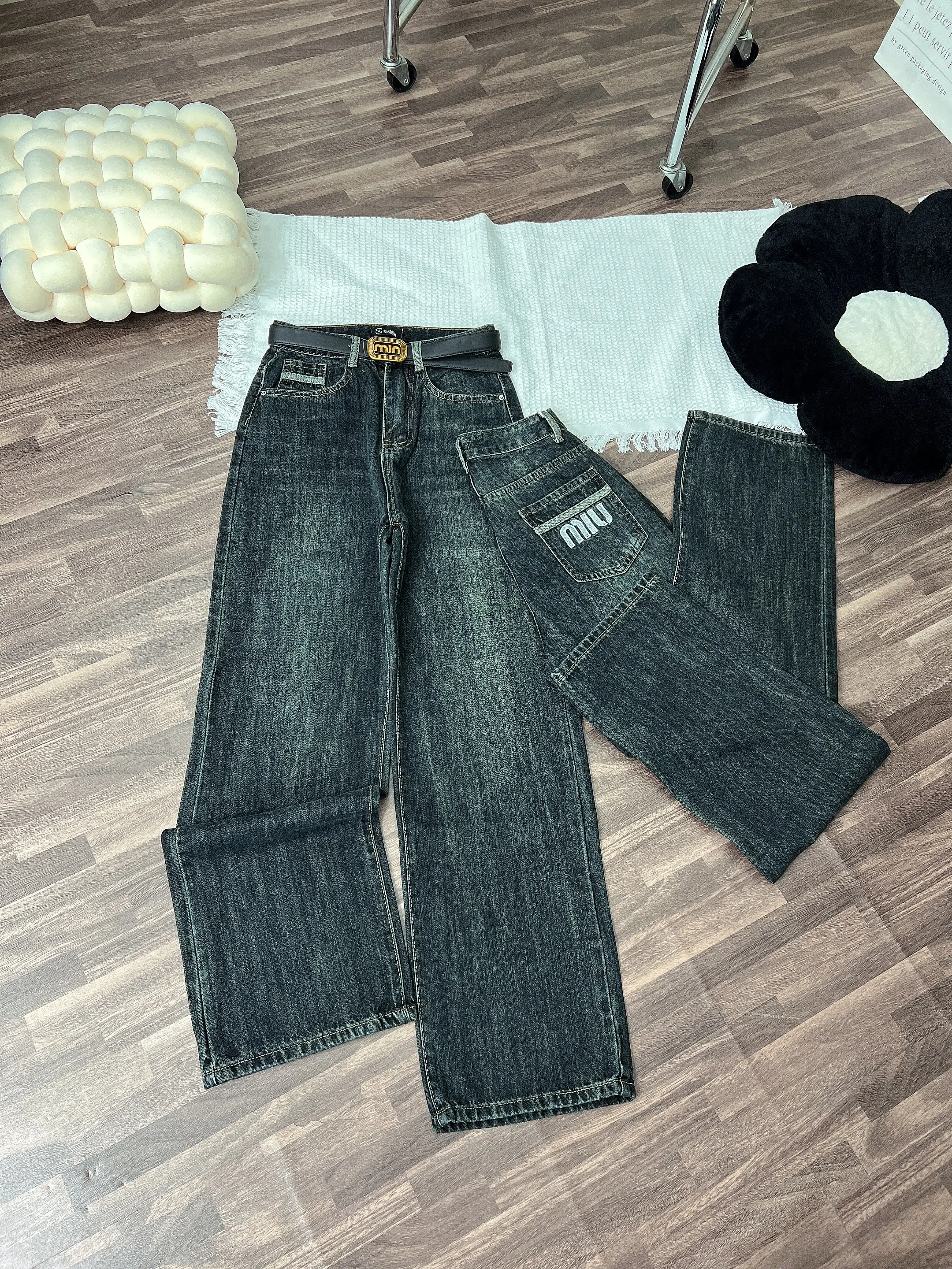 Quần jean suông (cc M6-m 68)trơn thêu MIN dài 103-105 cm chất không co giãn