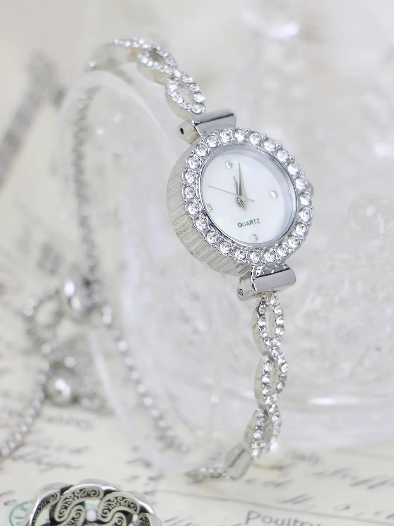 Women's Elegant Rhinestone Decorated Quartz Watch, Exquisite Trendy Wristwatch, Fashionable Watch for Women As Gift with Box