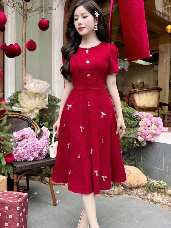 V5562 SẴN/GIAO NGAY VÁY ĐẦM ĐỎ ĐI TIỆC, VÁY NỮ XINH DÁNG MIDI ĐÍNH HẠT DRESS/WOMEN Nhung Voi 1
