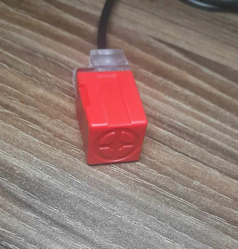 CẢM BIẾN TIỆM CẬN PL-05N (NO-NPN) 4