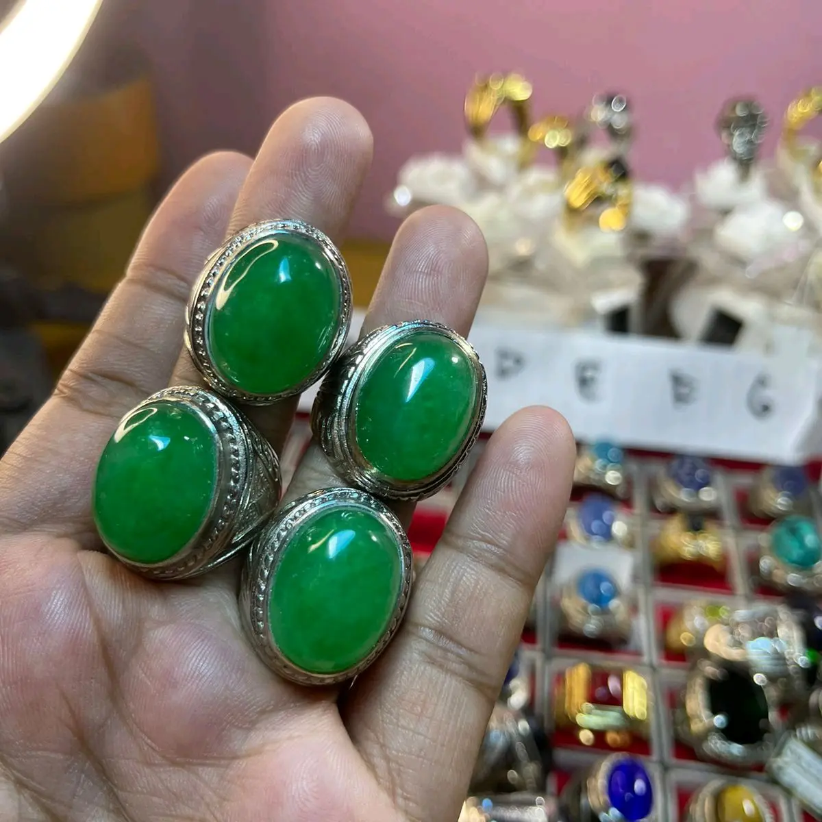 Batu cincin mewah siap pakai