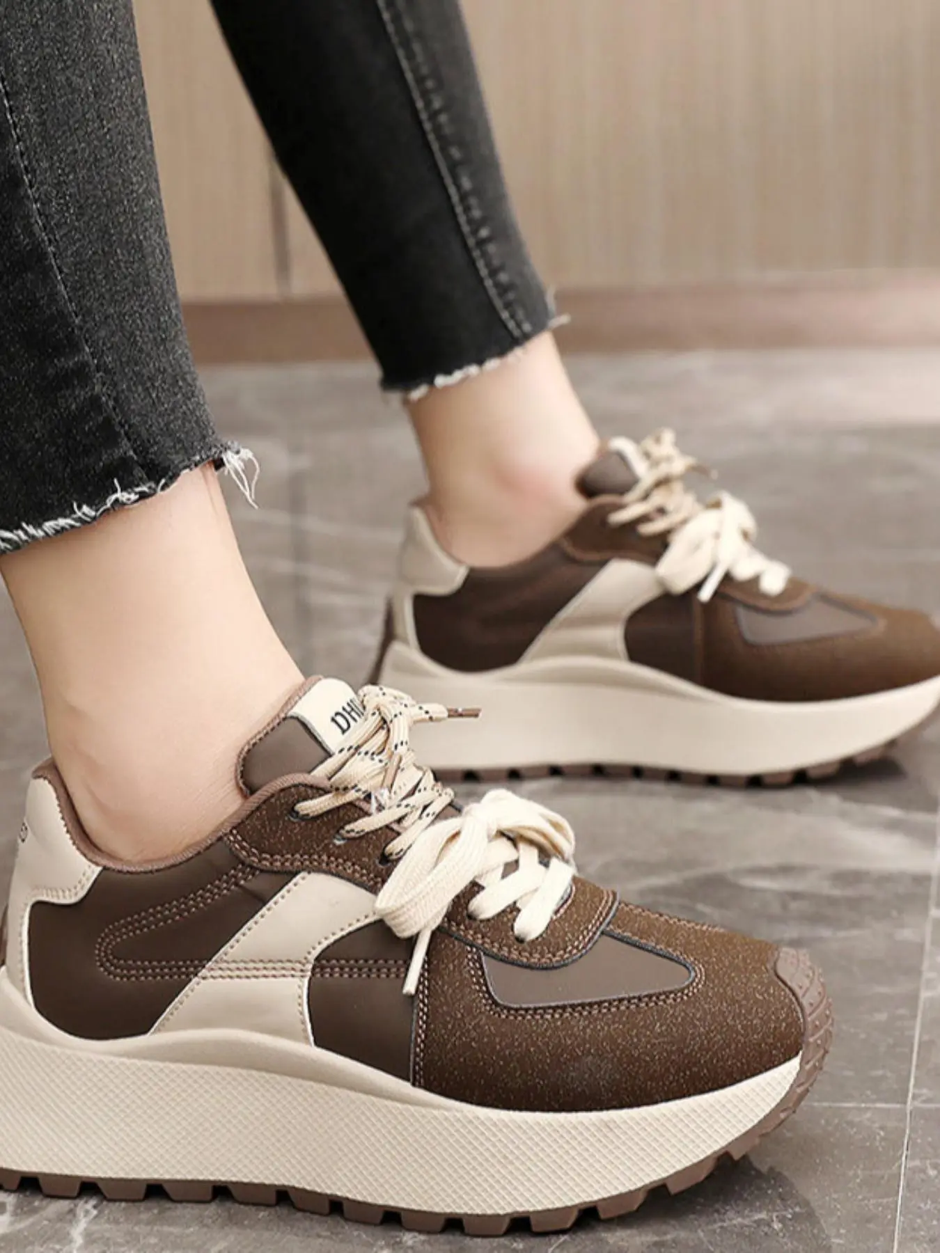Women's Fashionable Lace Up Platform Sneakers, Casual Comfortable Breathable Sports Shoes, Female All-match Round Toe Shoes for Daily Wear