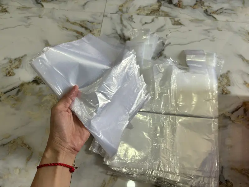 bán lẻ 100g TÚI BÓNG MỠ ZIN MÀU TRẮNG, HÀNG ĐẸP KHÔNG HÔI DẺO DAI ĐỰNG THỰC PHẨM, TÚI NILON CÁC LOẠI 2