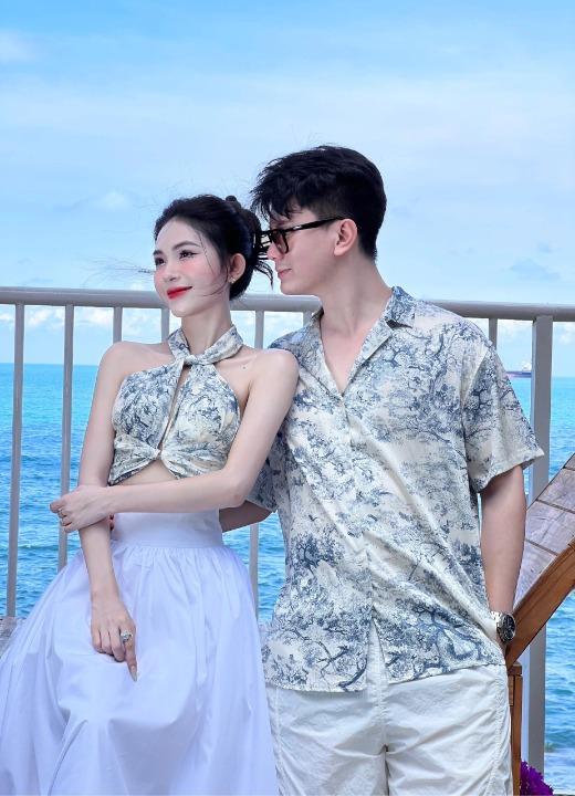 Product Introduction of Set Đồ Đi Biển Set Đầm Nữ Và Áo Sơ Mi Nam Chất Vải Lụa Hàn Châu Áo Yếm Nữ Có Đệm Ngực Chun Lưng Chân Váy Dài Có Khoá 23